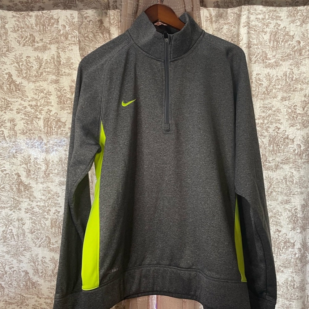 Nike Men's Charcoal and Neon Yellow Performance therma fit 3/4 zip up